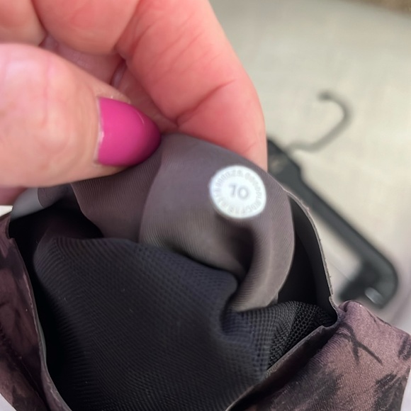 Lululemon leggings size 10 - Picture 2 of 5